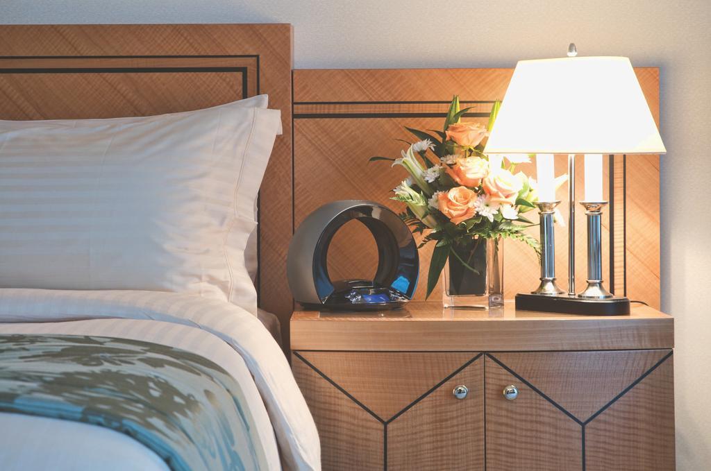 Wiseman Grand Hotel Ad-Dauha Zewnętrze zdjęcie A bedside table