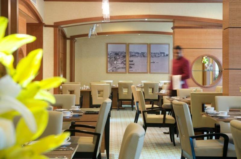 Wiseman Grand Hotel Ad-Dauha Zewnętrze zdjęcie The restaurant