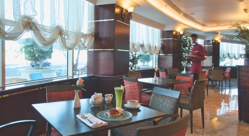 Wiseman Grand Hotel Ad-Dauha Zewnętrze zdjęcie The lobby lounge
