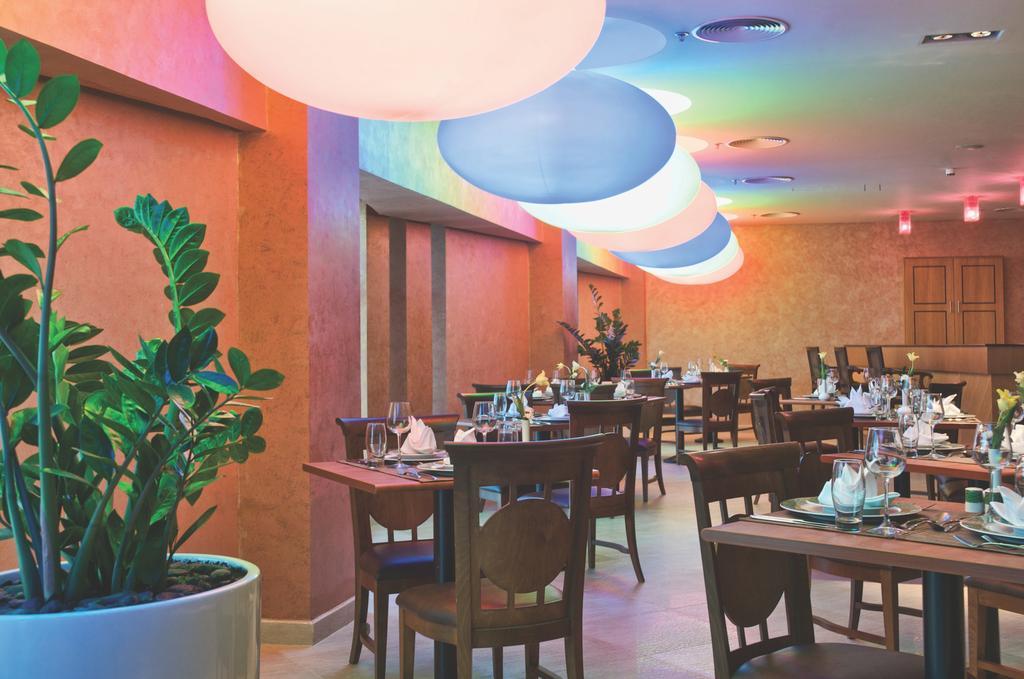 Wiseman Grand Hotel Ad-Dauha Zewnętrze zdjęcie The restaurant