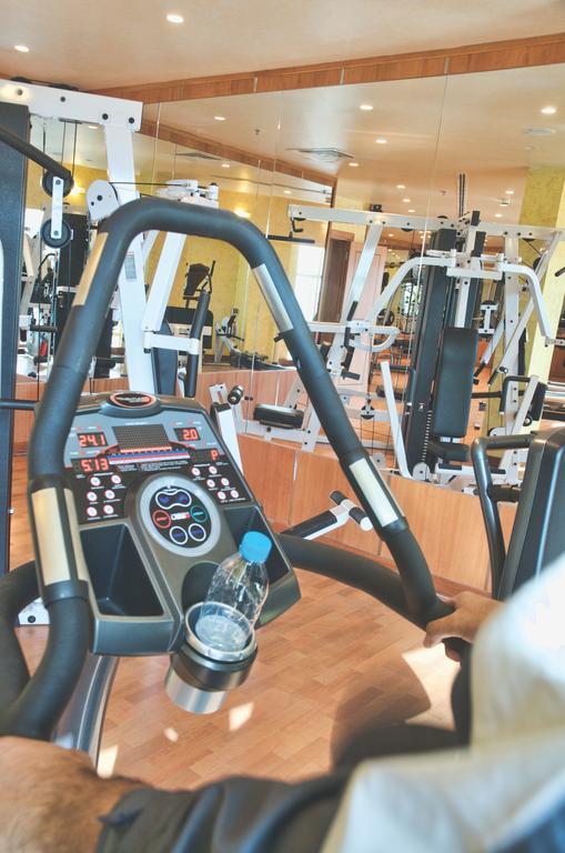 Wiseman Grand Hotel Ad-Dauha Zewnętrze zdjęcie A modern gym